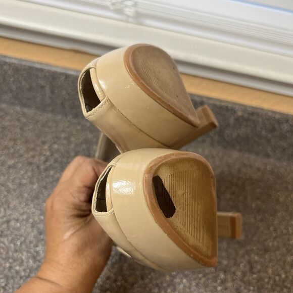 Michael Kors Womens Sz 7M Beige Patent Leather Ultra High Heels Slip On Platform - Picture 6 of 10